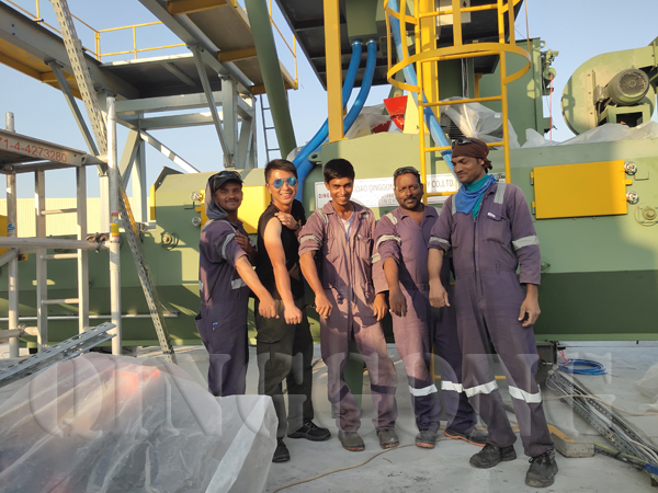 employees installed paver block ระเบิด in Dubai